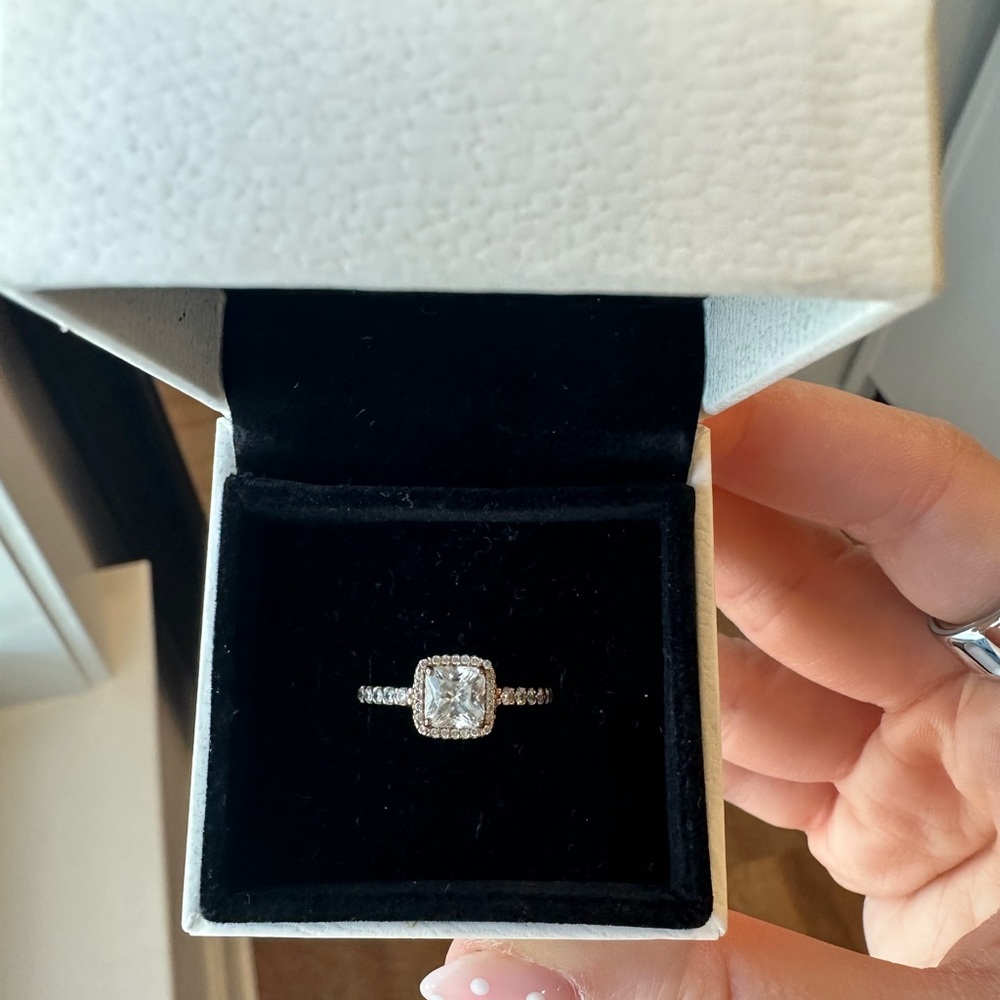 Pandora Rose Gold/Gold Ring - Picture 3 of 5